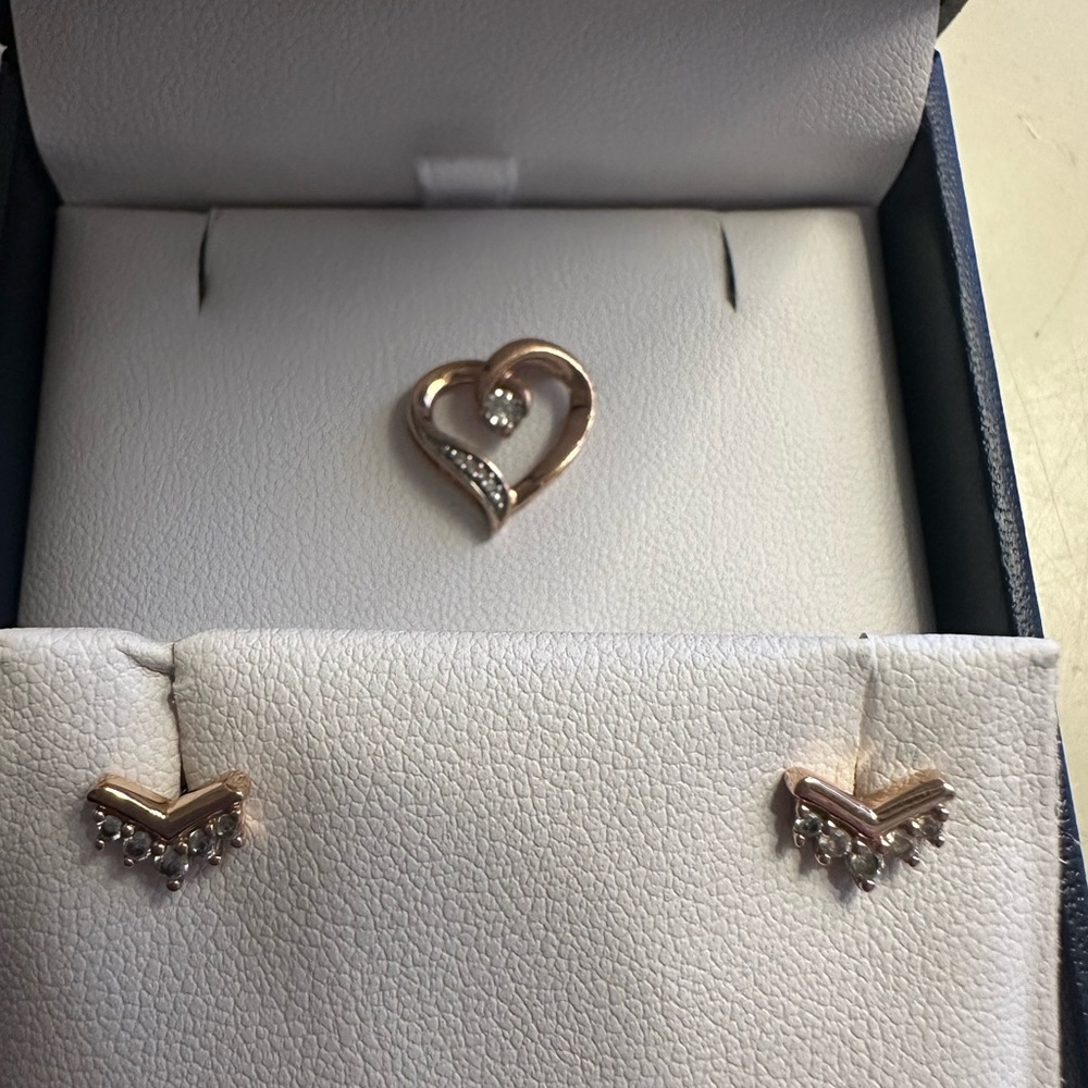 Zales 10k rose gold heart pendant with pandora rose gold grown earrings. Set.